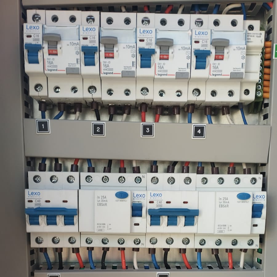 Certificación de instalación eléctrica trifásica