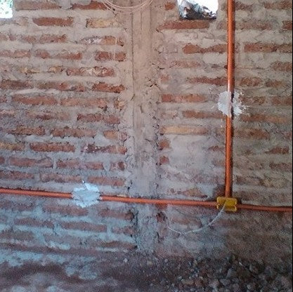 Centro de enchufe interior con canalización embutida (conduit)