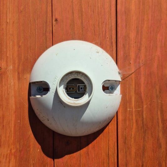 Cambio y normalización de centro de alumbrado interior o exterior